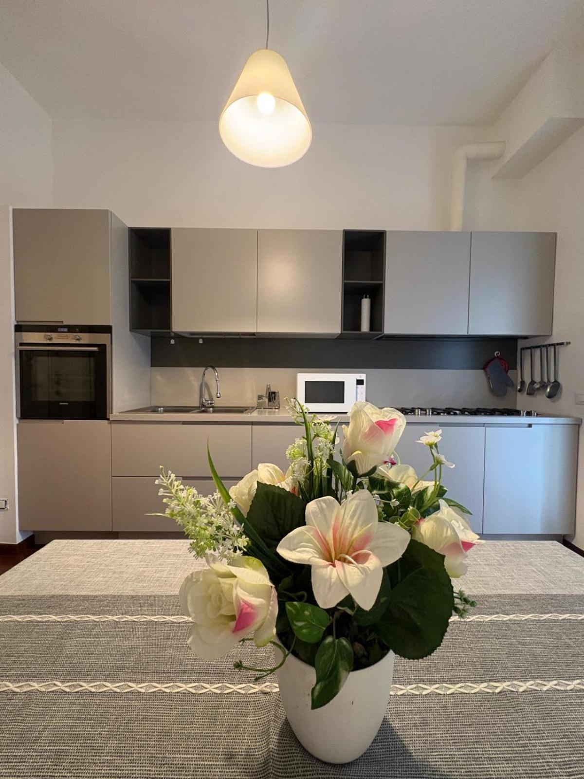 Bocconi - Porta Romana 4 Da Letto Con 2 Bagni Privati Appartement Milan