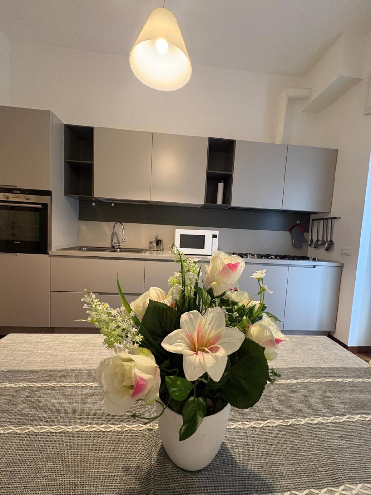 Appartement Bocconi - Porta Romana 4 Da Letto Con 2 Bagni Privati *