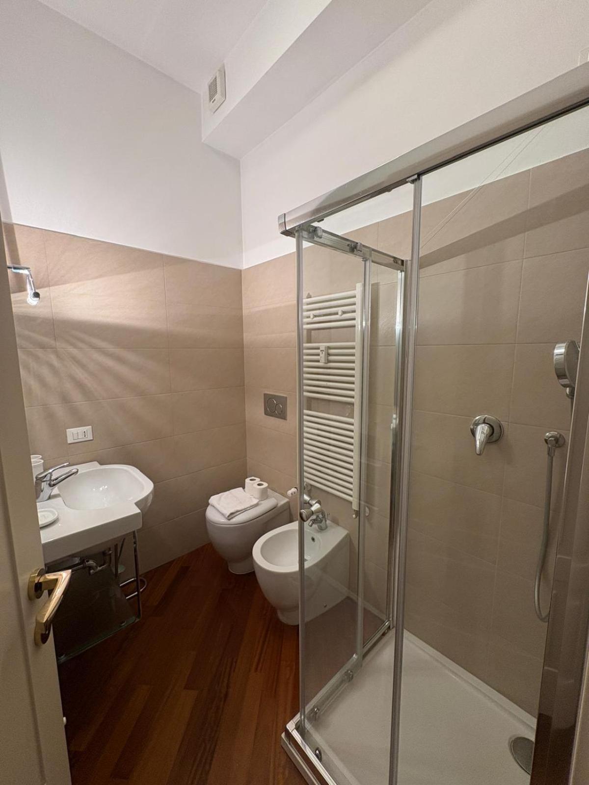 Appartement Bocconi - Porta Romana 4 Da Letto Con 2 Bagni Privati