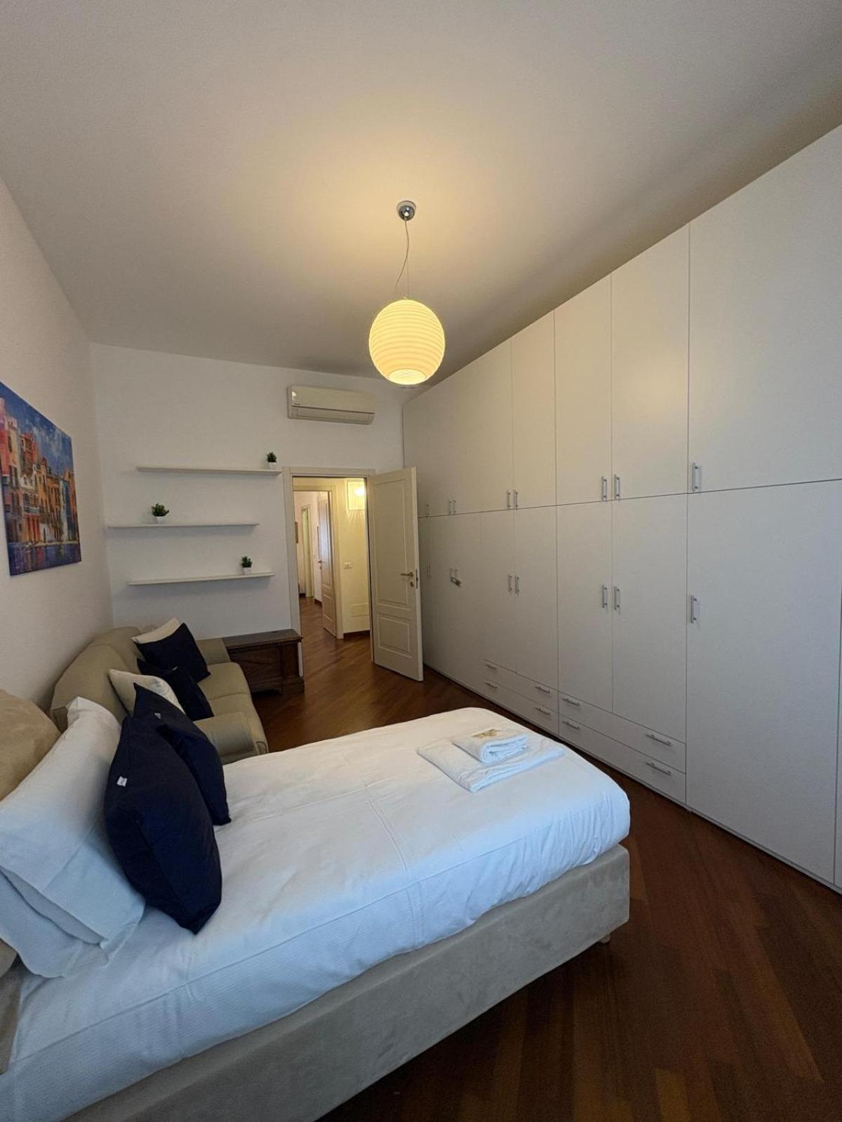Appartement Bocconi - Porta Romana 4 Da Letto Con 2 Bagni Privati *